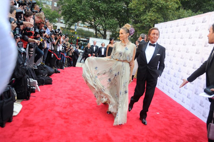 blog-sarah-jessica-parker-valentino-nycb-fall-gala.jpg