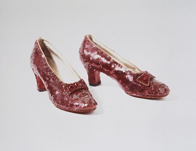 blog-victoriaand-albert-museum-costume-exhibit.jpg