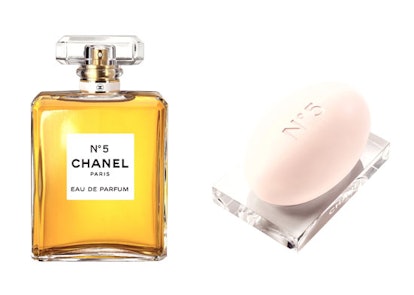 Chanel N.O5 Bar Of Soap Stock Photo - Alamy