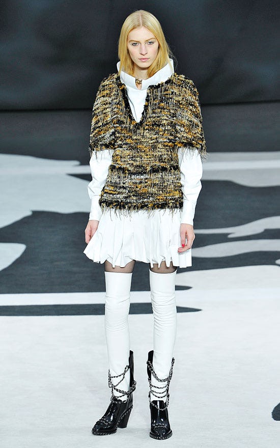 blog-chanel-fall-2013-runway-51.jpg