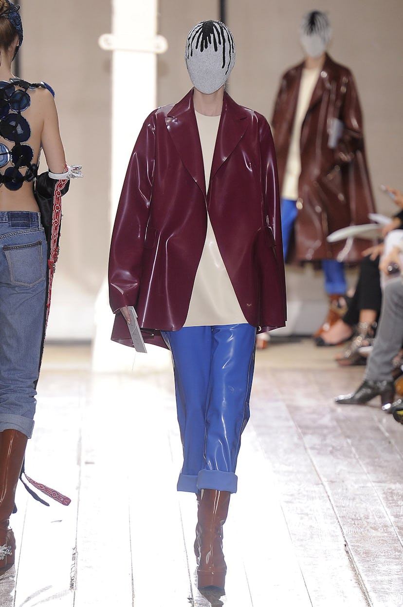 Maison Martin Margiela - Couture Fall 2013 Runway - Paris Haute Couture Fashion Week