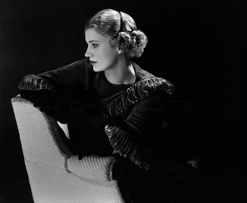 arar-lee-miller-Self-portrait,-New-York-Studio,-New-York,-USA,-1932-web