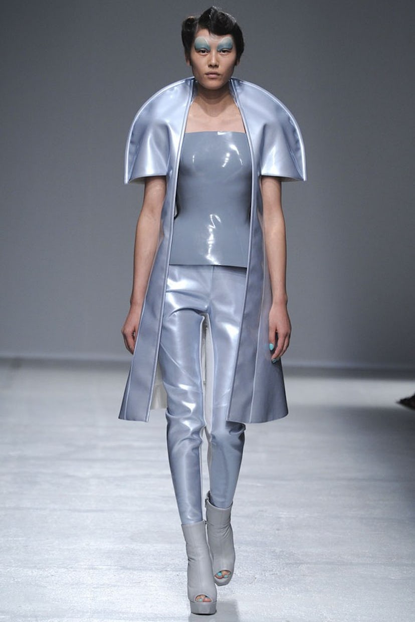 gareth-pugh-spring-2014-look-18