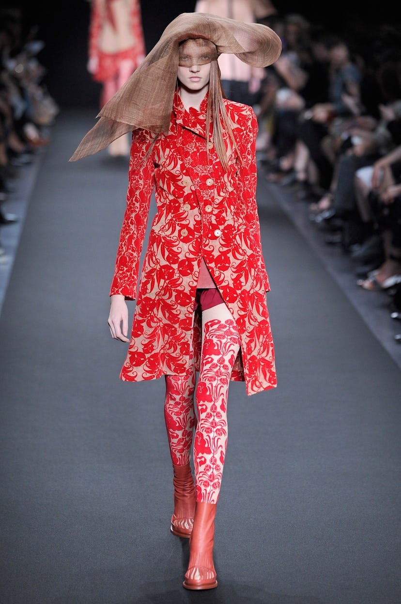 ann-Demeulemeester-spring-2014-red