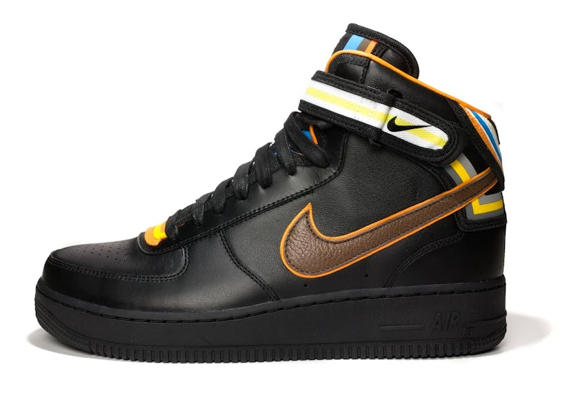 0414-W-TH-NikeBlack_01