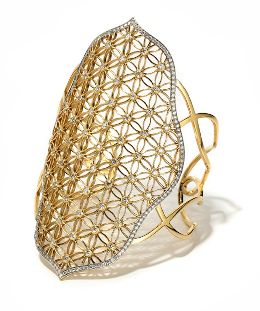 Dionea Orcini cuff