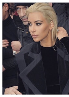 Kim Kardashian debuts her new 'do in Paris