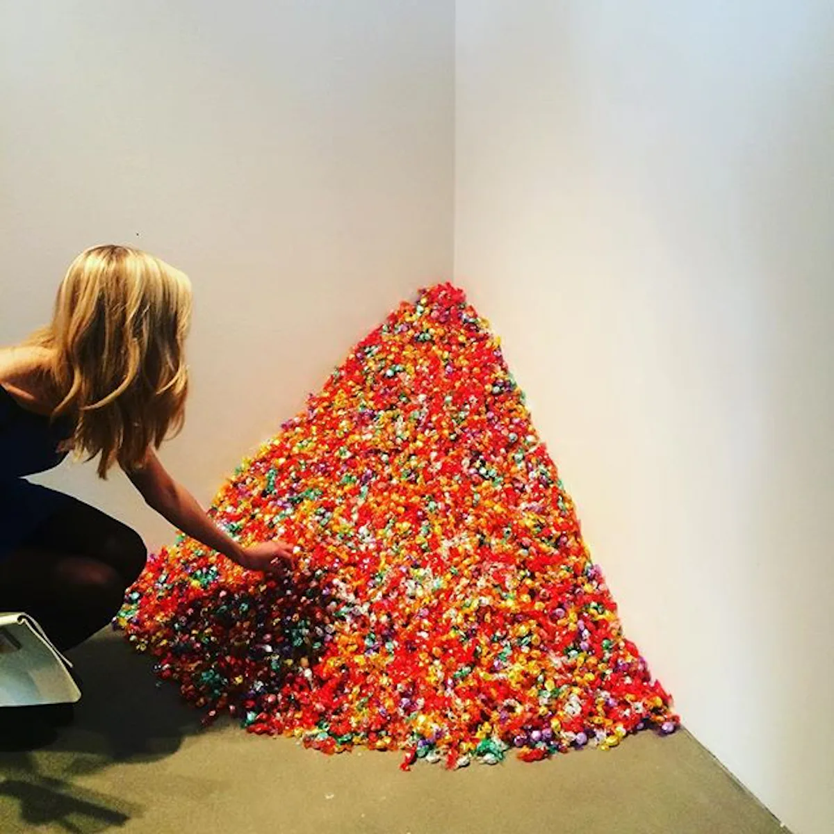 Felix Gonzalez Torres Candy Spills felix-gonzalez-torres-candy-spills