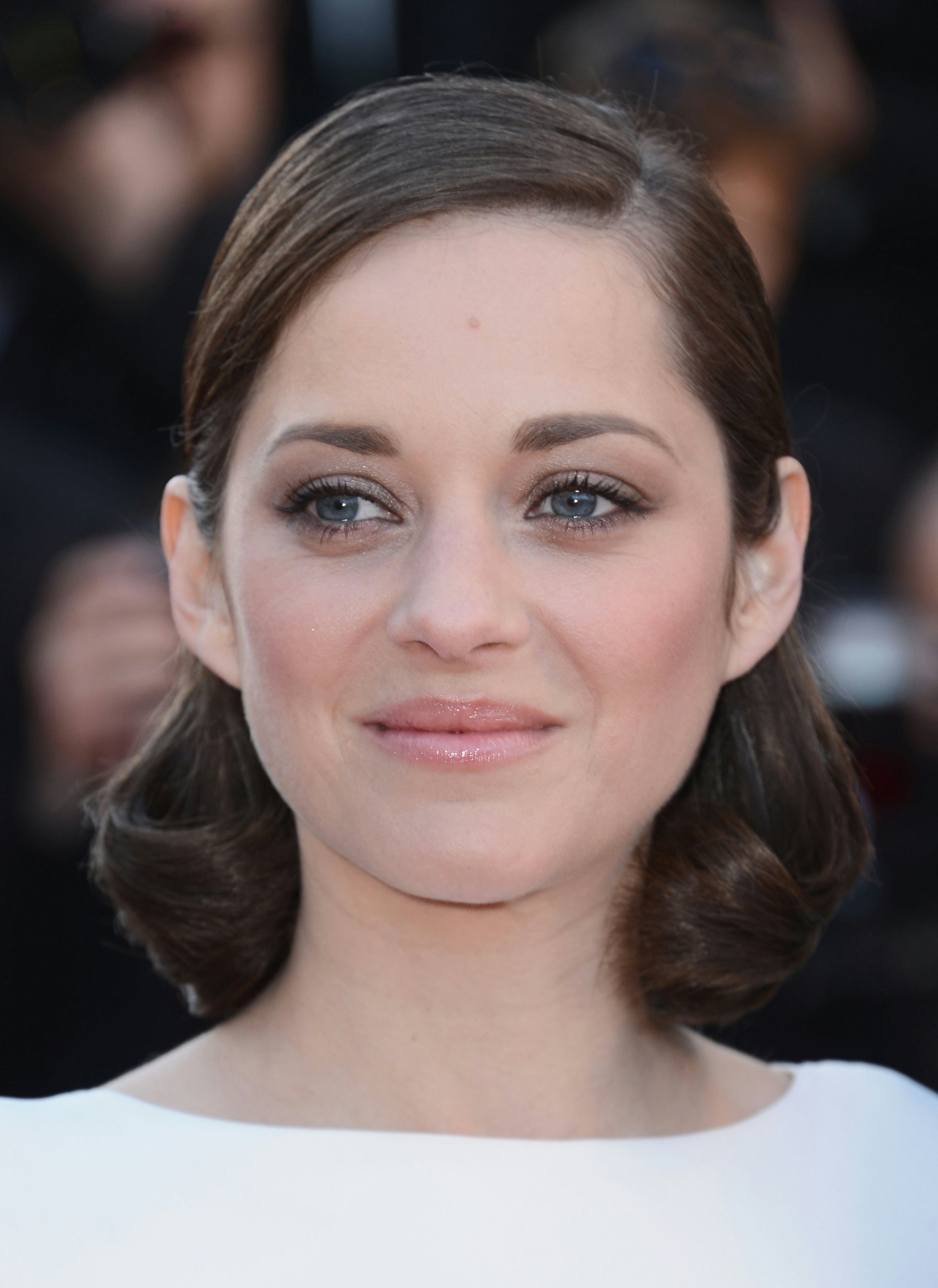 Marion Cotillard Thinks Jennifer Lawrence Is a Prodigy