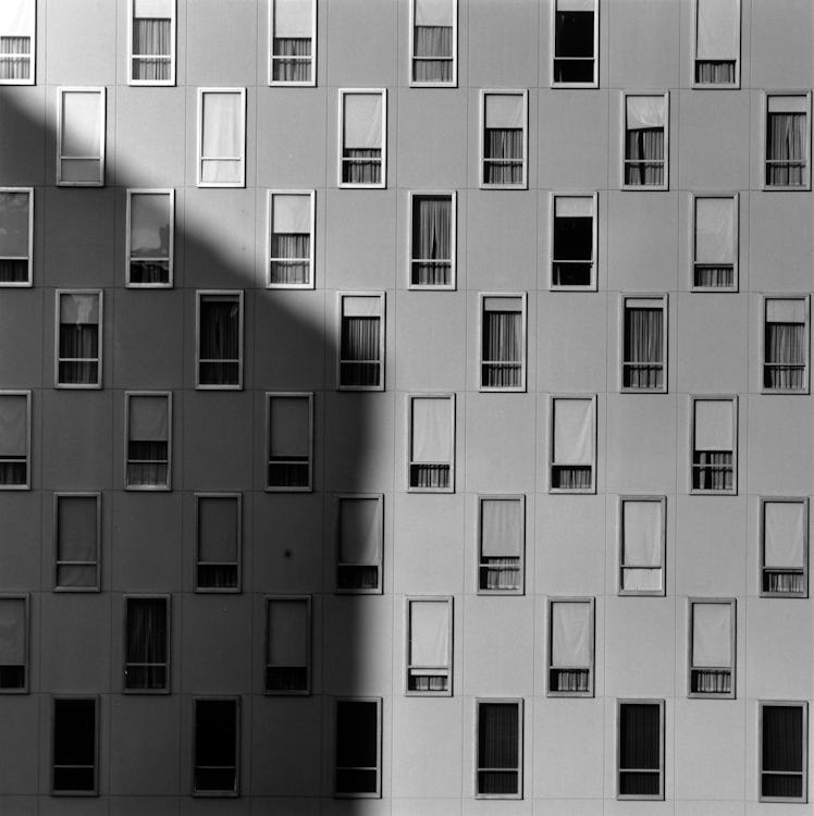 Robert Mapplethorpe, Apartment Window, 1977.jpg
