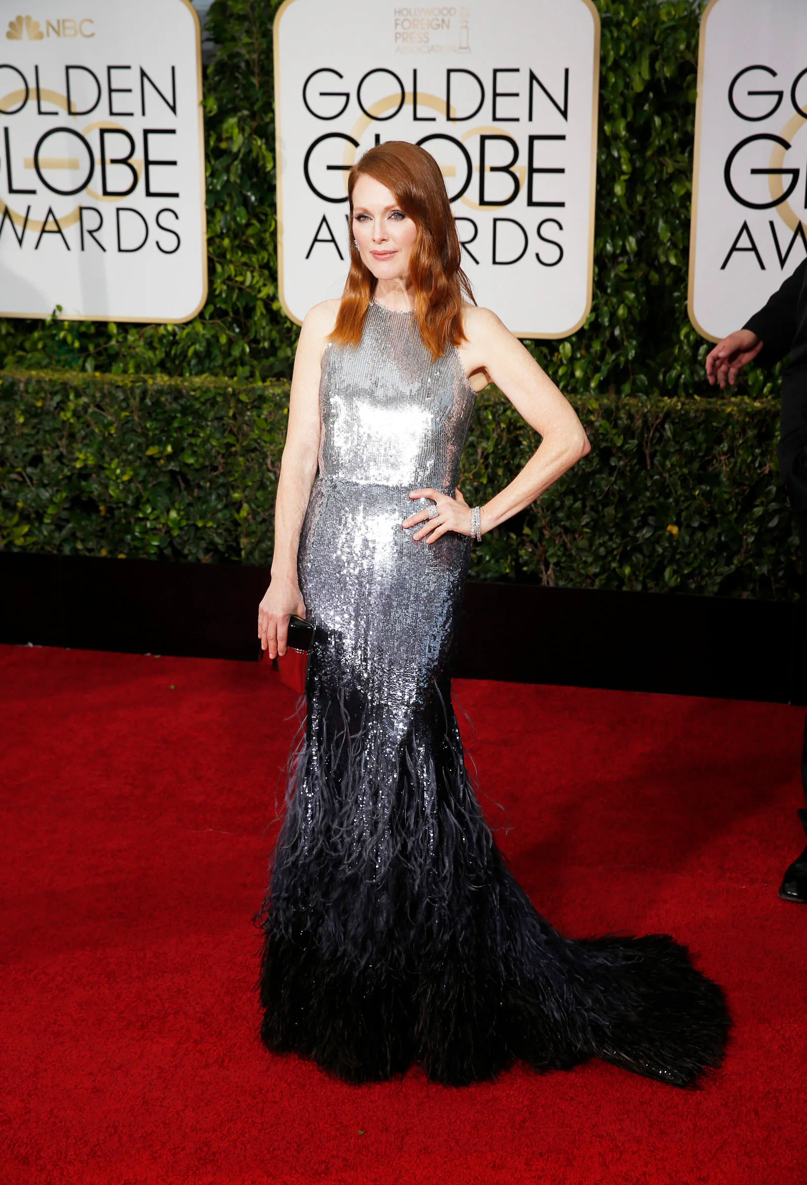 Gal Gadot and Saoirse Ronan Confirm They Will Wear Black to the Golden  Globes