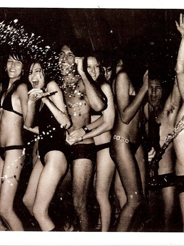 John Casablancas partying with supermodels in their bathing suits
