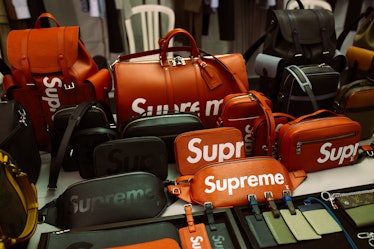 Louis Vuitton x Supreme Luggage Tags Set 2017