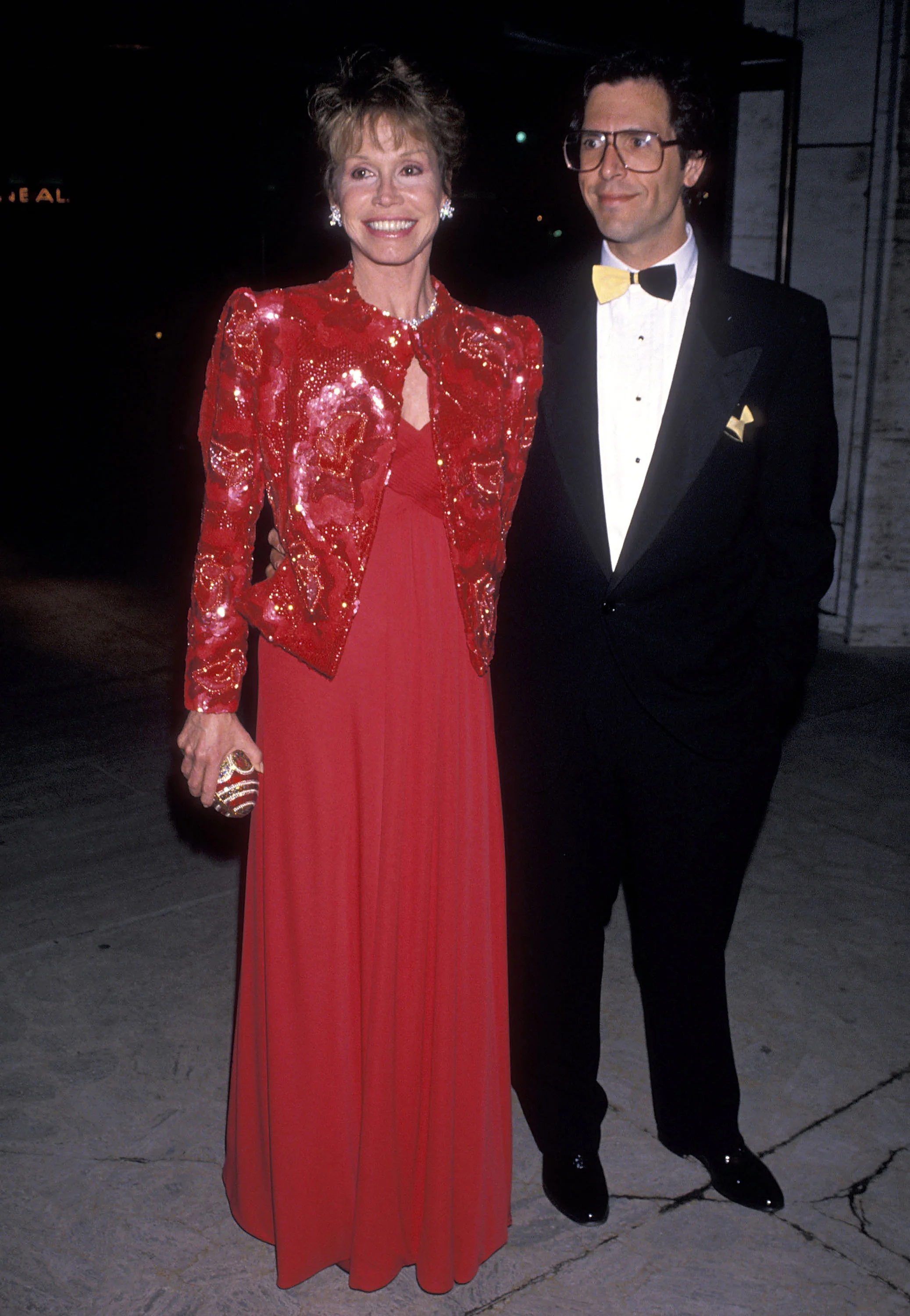 mary tyler moore red dress Mary Tyler Moore, How to Survive the 70s, Zodiac Dancers 4K restore