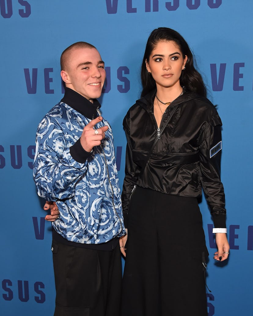 700005348PR038_VERSUS_Front