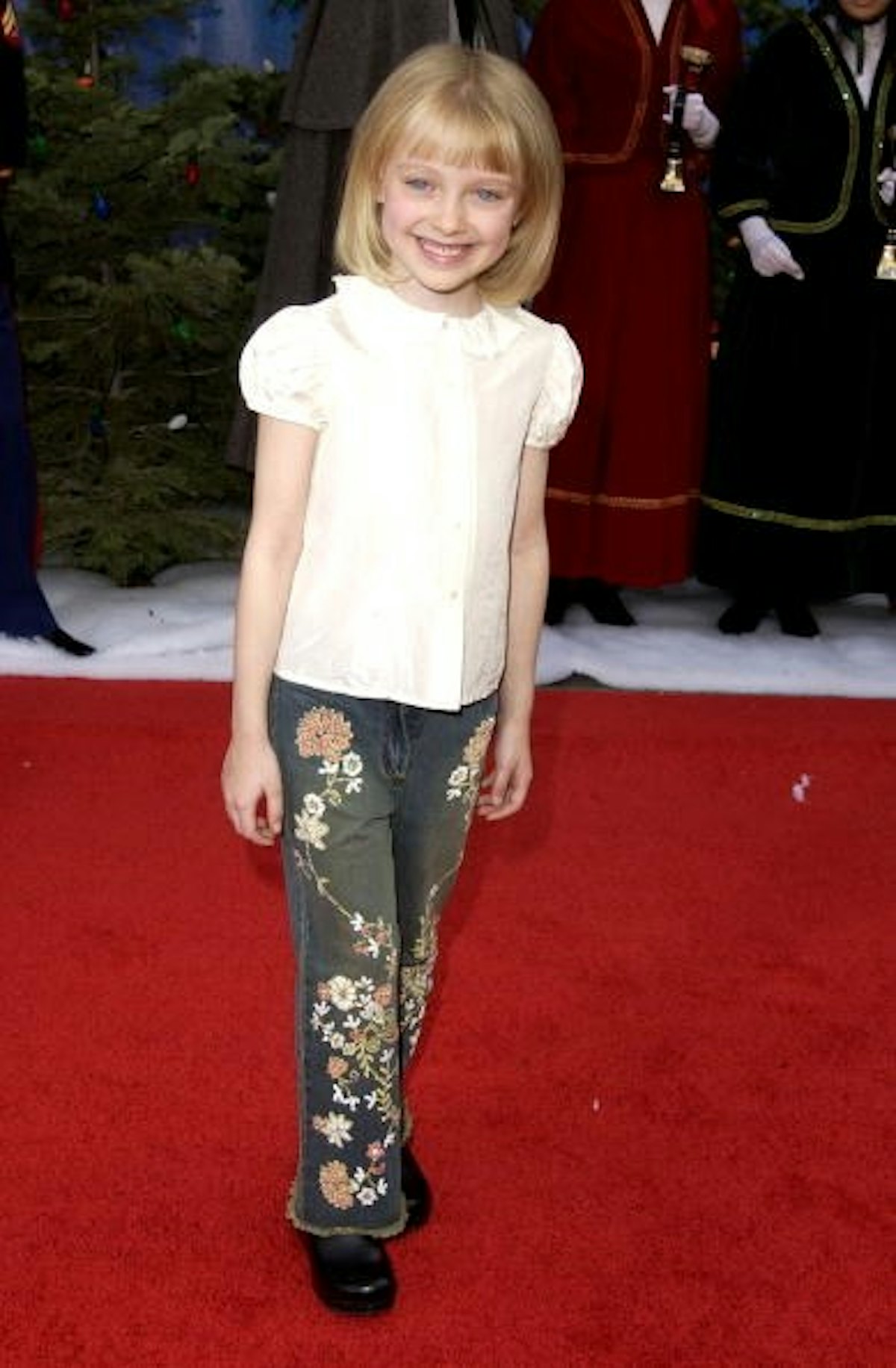 Dakota Fannings Style Evolution From Young Starlet To Fashion Darling