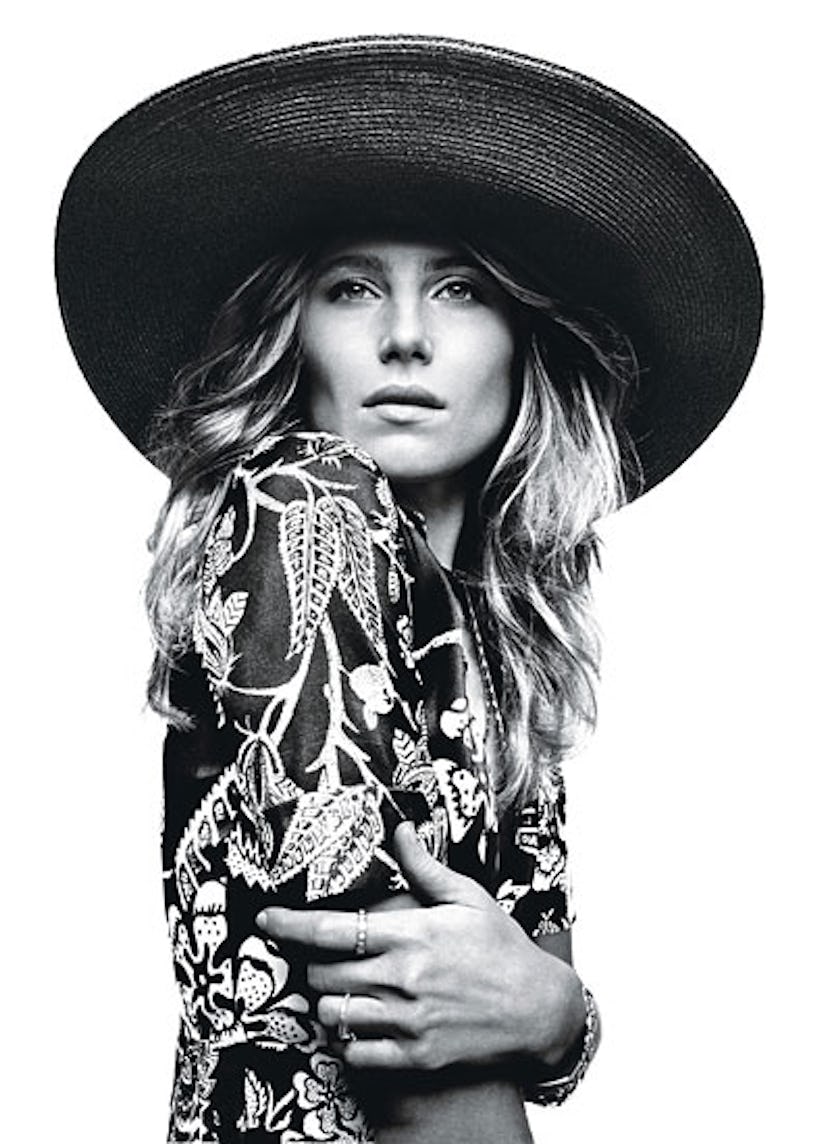 cear-dree-hemingway-actress-model-starlet-movie-v.jpg