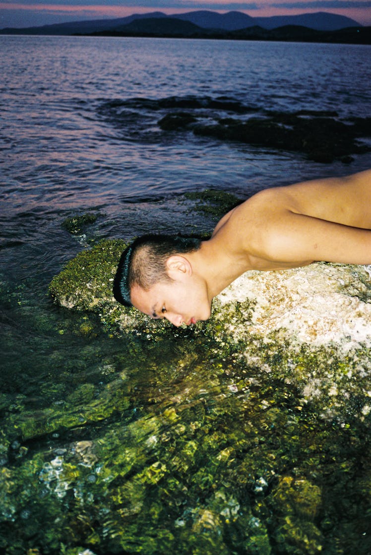 Ren_Hang_47_C_print_2015.jpg