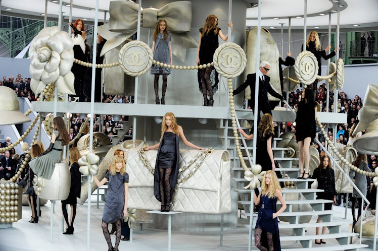 Chanel - PFW Fall Winter 2008/09 - Runway