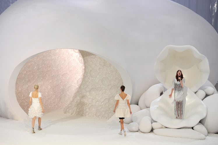 Chanel: Runway - Paris Fashion Week Spring / Summer 2012