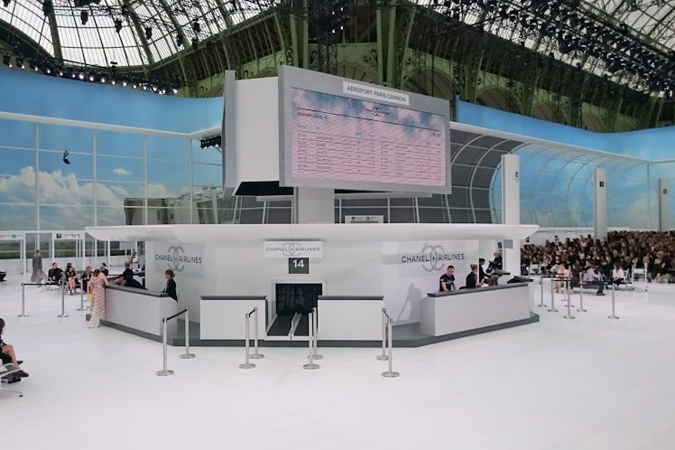 Chanel : Runway - Paris Fashion Week Womenswear Spring/Summer 2016