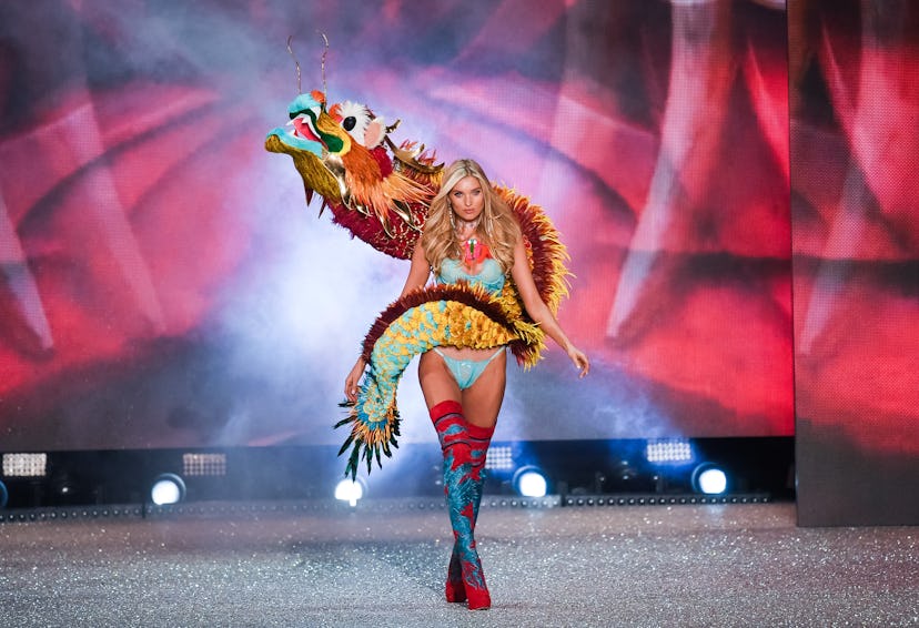 2016 Victoria's Secret Fashion Show in Paris - Show