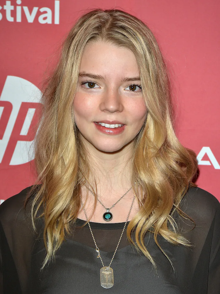 Actress Anya Taylor-Joy Never Wears Makeup Off Duty, and Always Uses ...