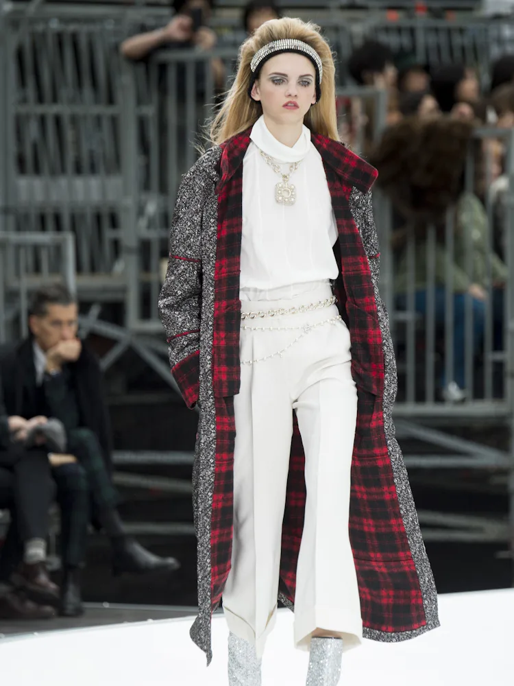 fall 2017 dress trends 5 Fall 2017 Bridal Fashion Week Trends We Loved