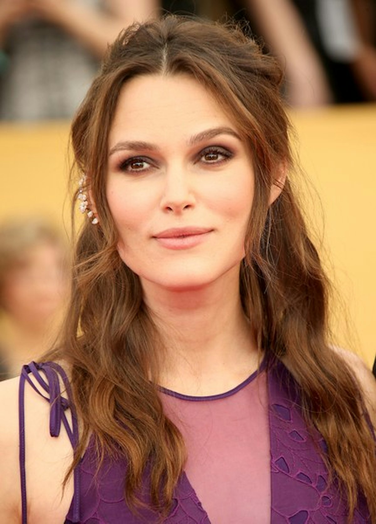 Keira Knightley Lover Of Messy Hair And A Smoky Eye Is A Master Of Effortless Red Carpet Beauty