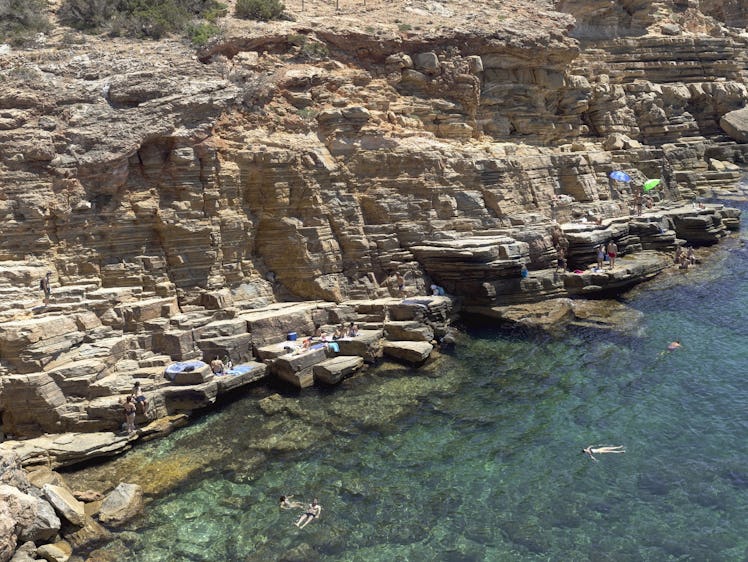 Massimo Vitali, Cala Llosa South, photograph, 2016, courtesy the artist and Benrubi Gallery, New Yor...