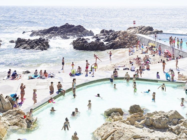 Massimo Vitali, Piscina das Mares, photograph, 2016, courtesy the artist and Benrubi Gallery, New Yo...