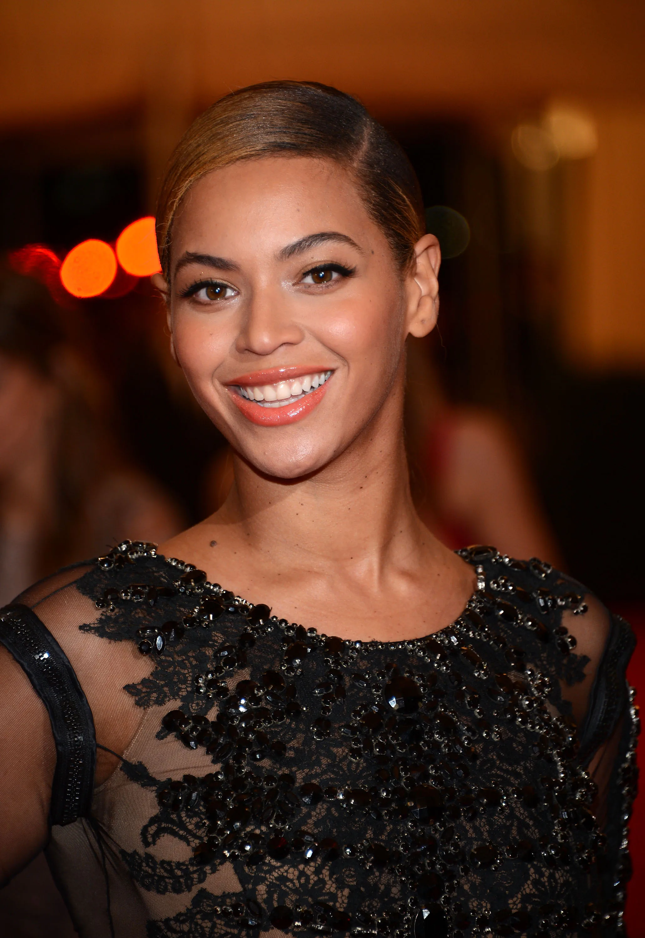 Beyoncé’s Rep Blasts Website That Claimed the Pregnant Star Got Lip ...