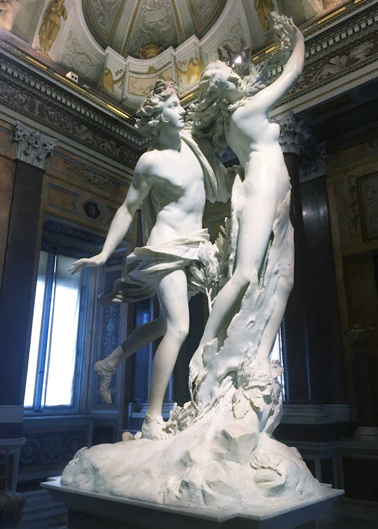 The sculpture Apollo and Daphne by Berinini depicting Apollo chasing Daphne