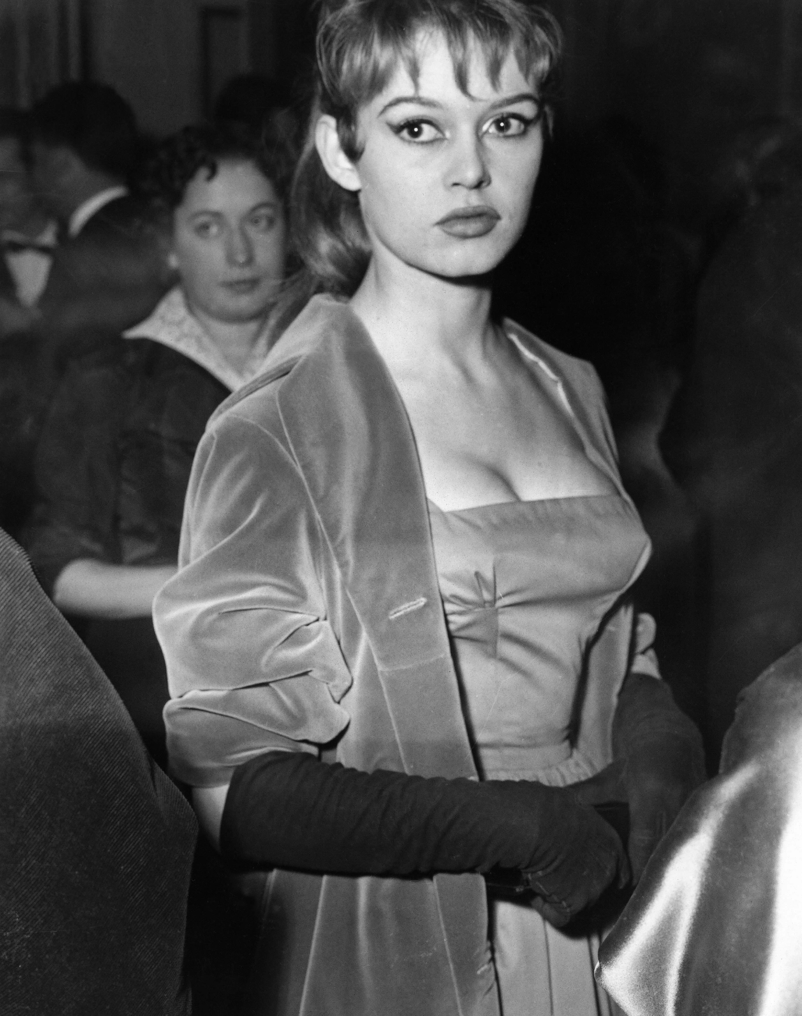 Brigitte bardot hot sale red dress