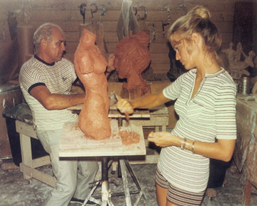 Charles Umlauf Farrah Fawcett 1970 studio Courtesy UMLAUF.jpg