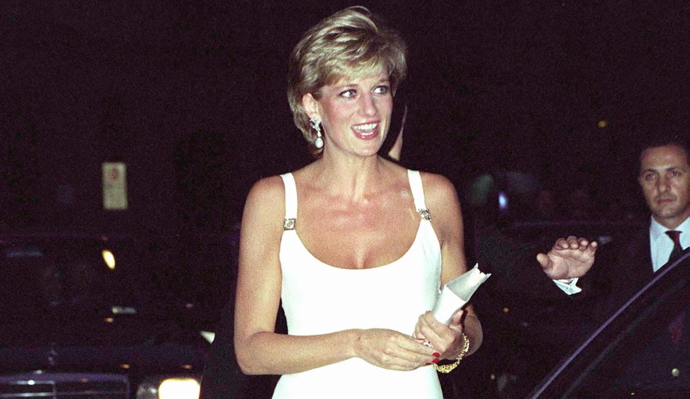 The Reason Princess Diana Was So Often Spotted Carrying a Clutch Close to  Her Chest