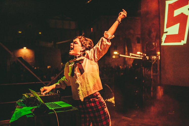 Soko playing a DJ set during her trip to Italy