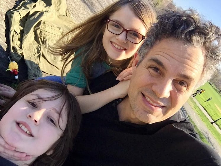 An Instagram post with Mark Ruffalo in a selfie with Keen and Bella Noche Ruffalo