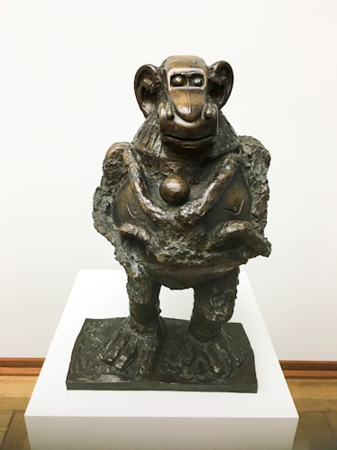 Baboon and Young masterwork sculpture at the Kunstmuseum