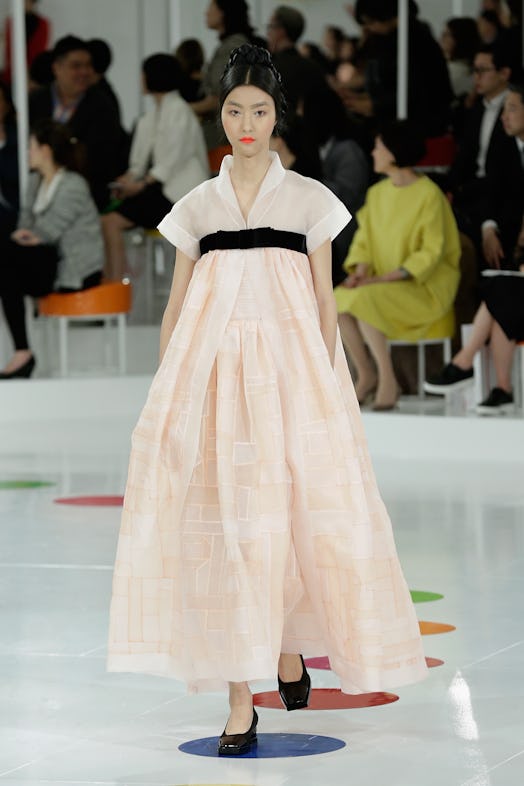 Chanel 2015/16 Cruise Collection - Runway