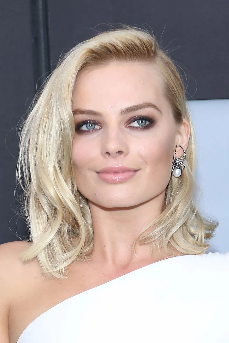 20 of Margot Robbie's Best Hair & Makeup Moments: From Short Hair to Brown Hair 20 of Margot Robbie's Best Hair & Makeup Moments: From Short Hair to Brown Hair