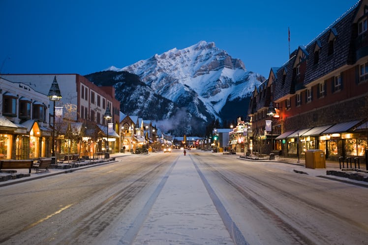 Destination_Signature_Banff_Avenue_Nightime_Winter_Paul_Zizka_11_Horizontal.jpg