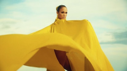 414px x 233px - Jennifer Lopez Releases Tropical New Music Video for 'Ni TÃº Ni Yo'
