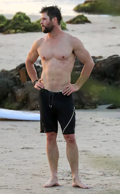 18 Photos Of Chris Hemsworth And His Glorious Superhero Physique 18 Photos Of Chris Hemsworth And His Glorious Superhero Physique