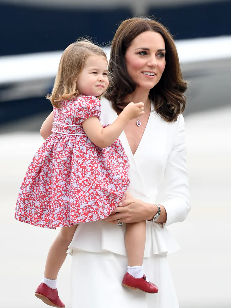 kate middleton red alexander mcqueen dress Kate Middleton Wore a Red Alexander McQueen Dress to the Queen's Birthday Garden Party