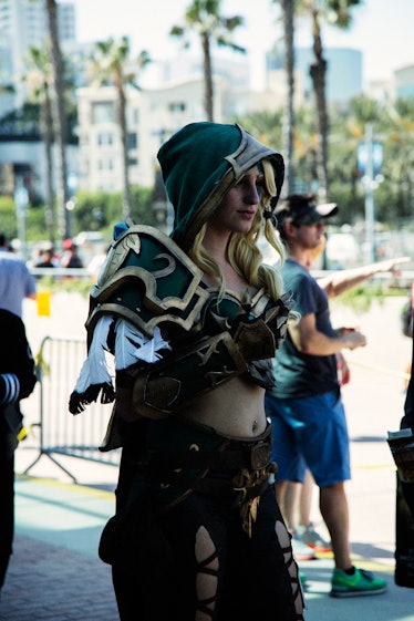 A woman in Ashe (League of Legends) costume at the 2017 Comic-Con International, held in San Diego