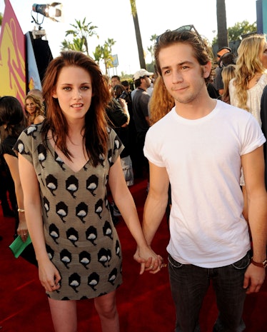 Kristen Steward holding hands with her ex-boyfriend Michael Angarano on the Red carpet.