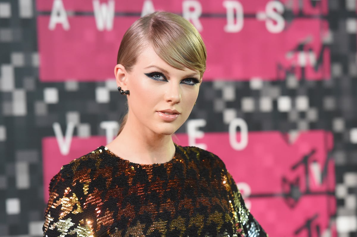 Taylor Swift Deletes All Instagram Photos Blacks Out Website Taylor Swift Deletes All Instagram Photos Blacks Out Website