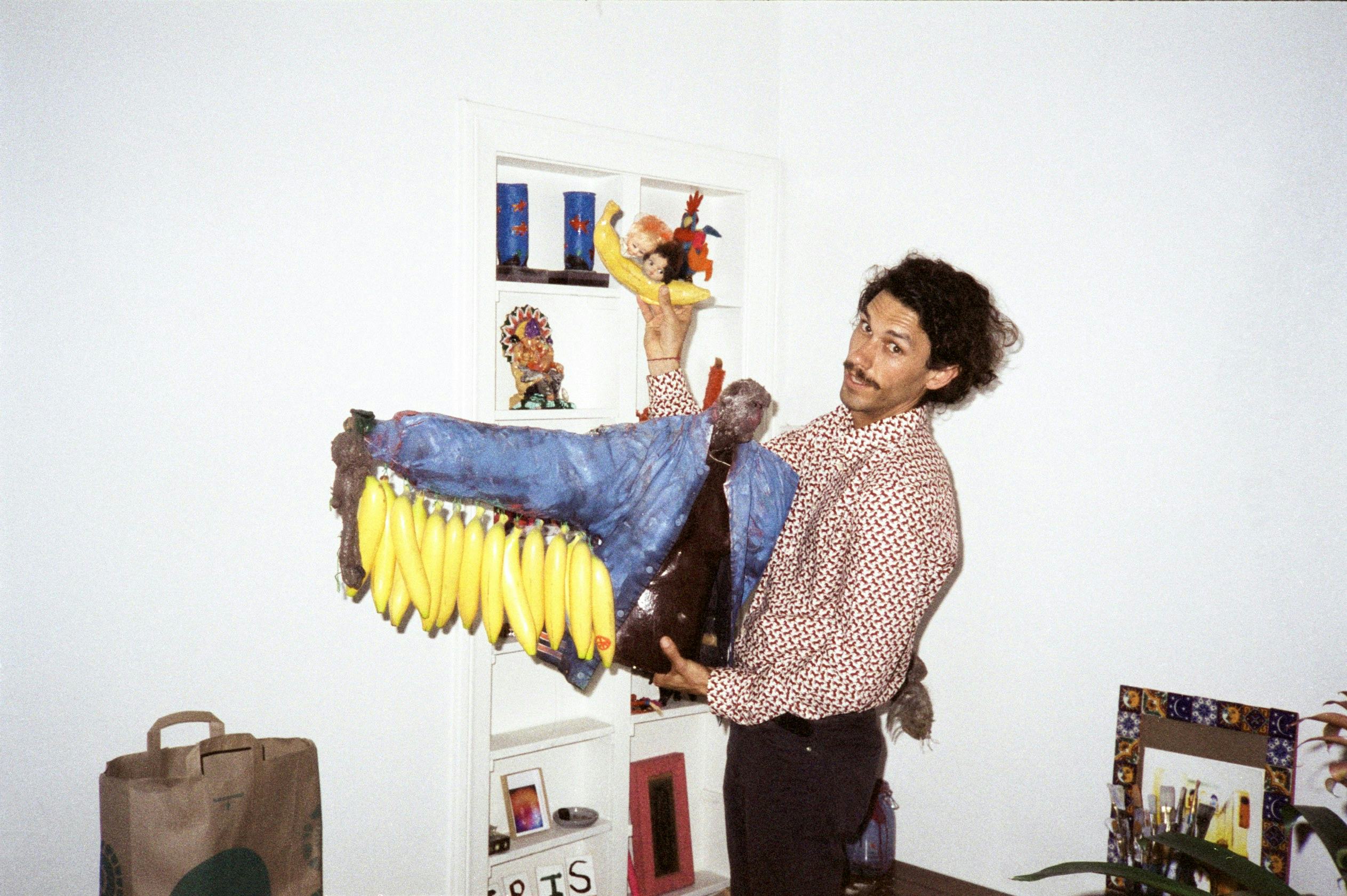 Meet Tom Franco The Artist Middle Brother That Dave And James Franco Have Been Keeping From You