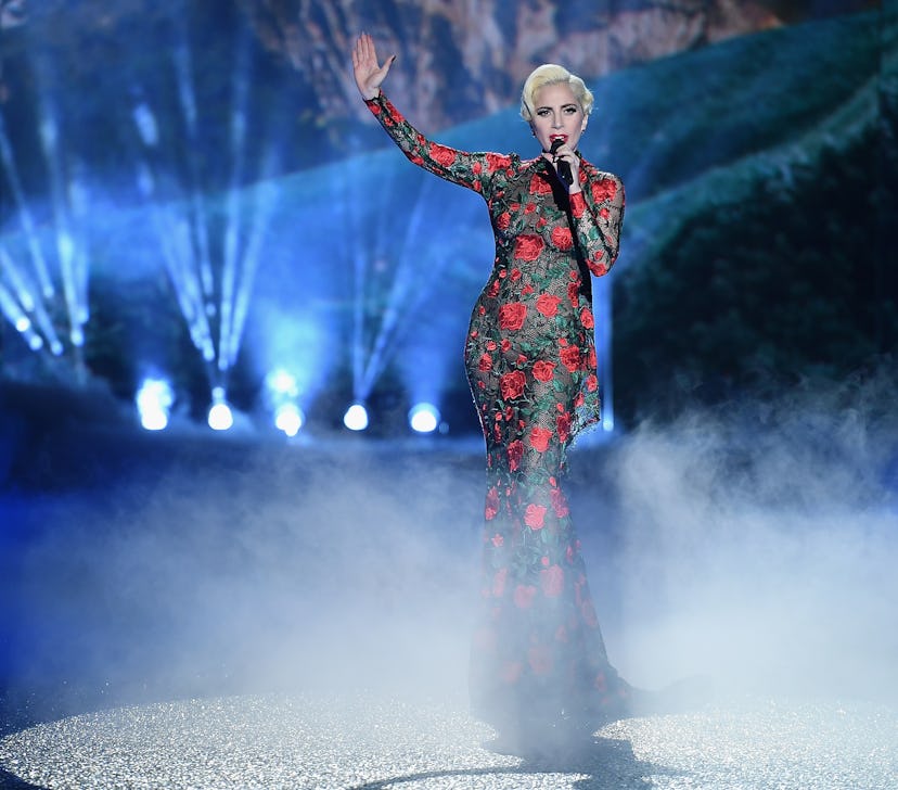 2016 Victoria's Secret Fashion Show in Paris - Show